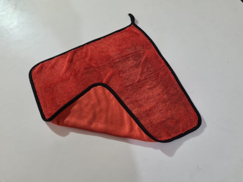 Medium Quality 40x40 cm Water Magnet Microfiber Drying Towel